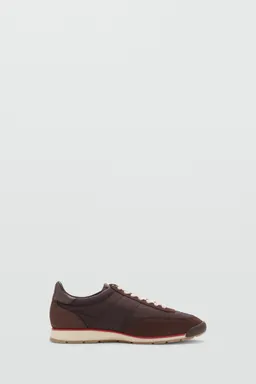 Zapatillas serraje raya contraste de Mango en Zapatillas para argentina