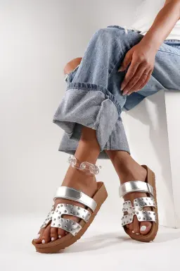 Zueco Tachas Confort de Vita Shoes en Zuecos Planos para argentina