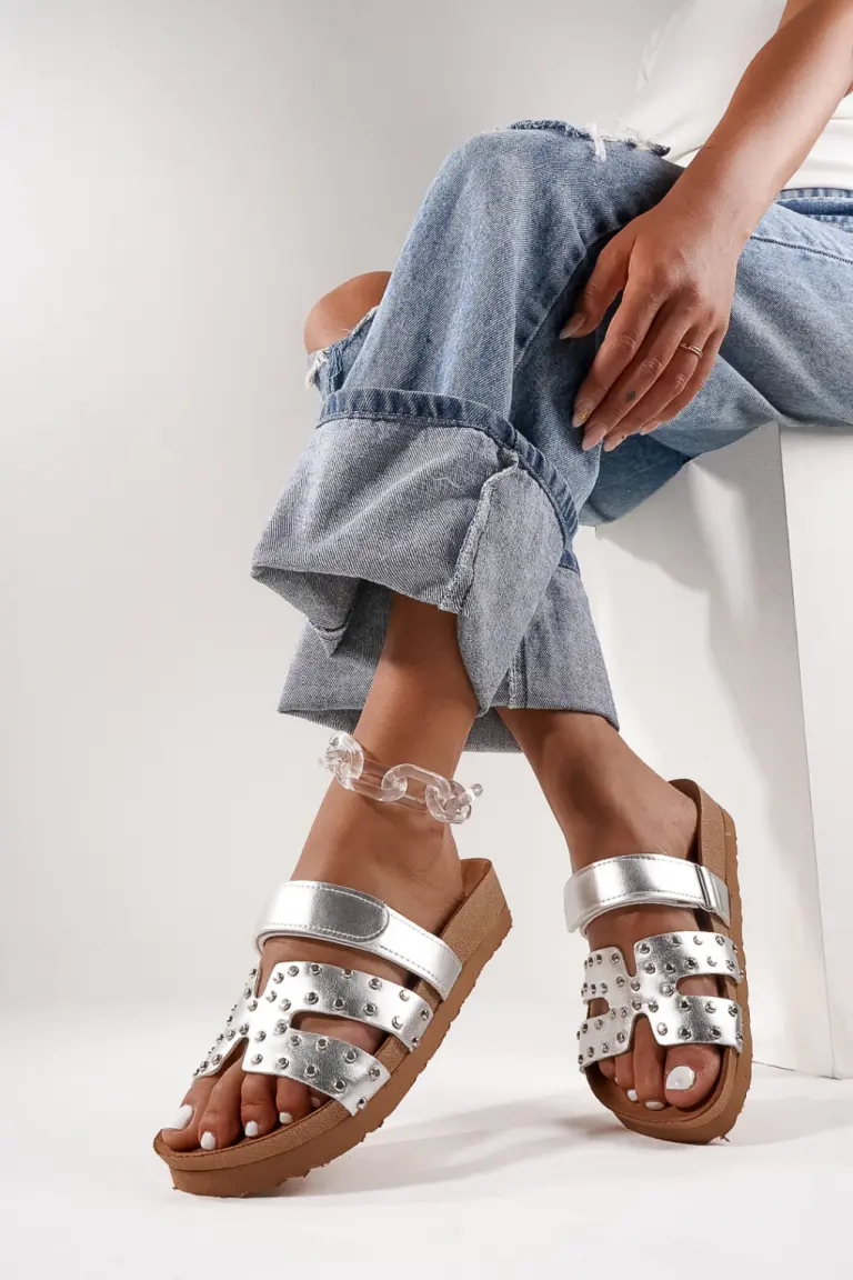 Zueco Tachas Confort de Vita Shoes en Zuecos Planos para argentina