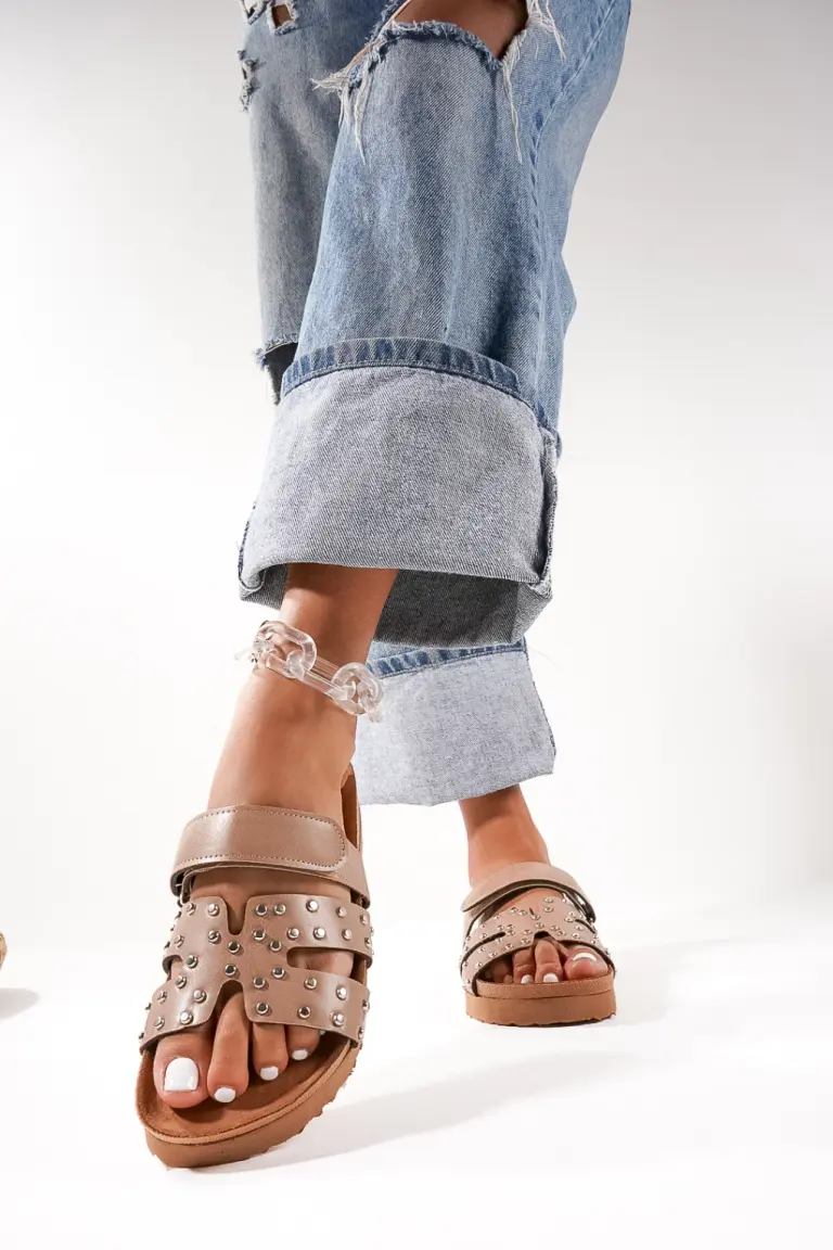 Zueco Tachas Confort de Vita Shoes en Zuecos Planos para argentina