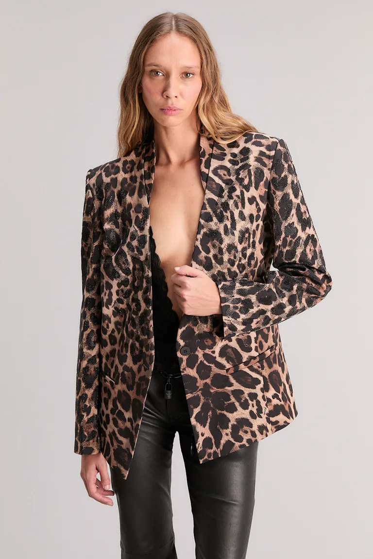 Blazer con diseño exclusivo de animal print para un look sofisticado y trendy de Kosiuko en Blazers para argentina