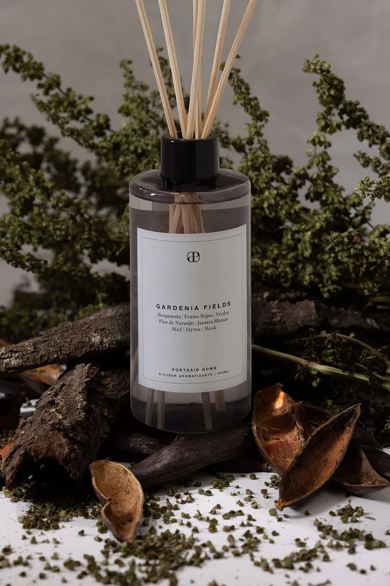 Difusor de Aromas Gardenia Fields: Una Experiencia Olfativa Elegante y Envolvente de Portsaid en Fragancias para argentina