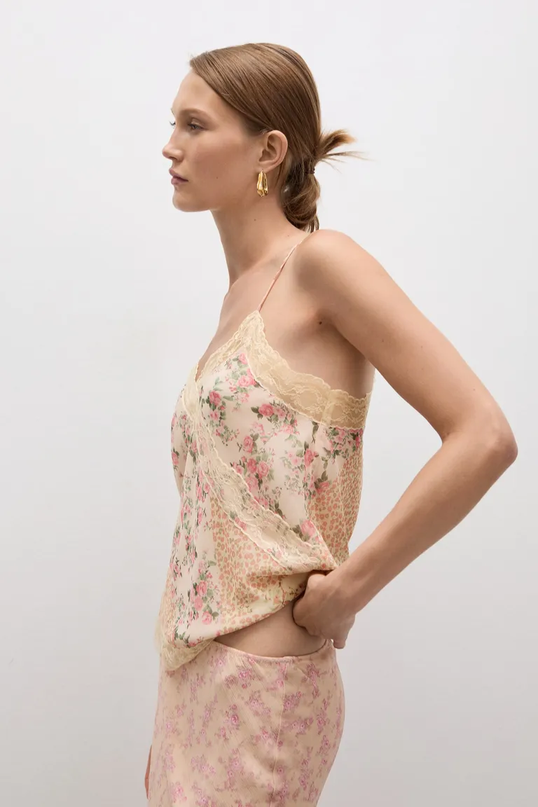 Top estampado con encaje de Mango en Tops para argentina