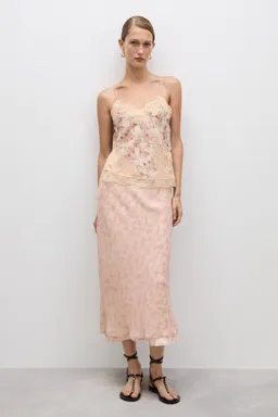 Top estampado con encaje de Mango en Tops para argentina