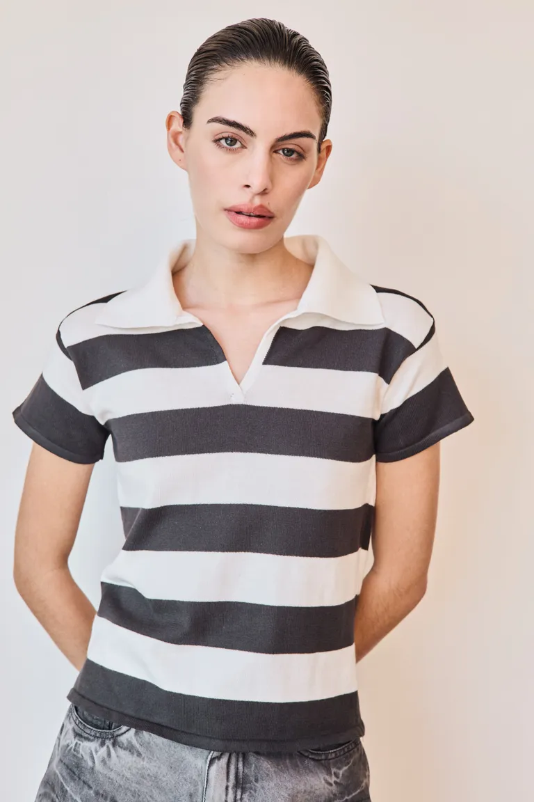 Remera a rayas de algodón fina y versátil para mujeres de Justaosadia en Remeras para argentina