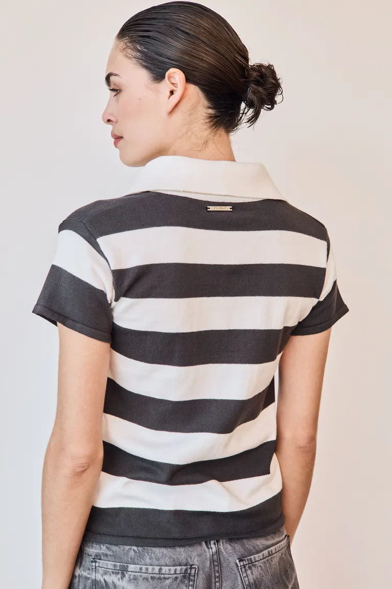 Remera a rayas de algodón fina y versátil para mujeres de Justaosadia en Remeras para argentina