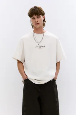 Remera manga corta paisaje de Pull&Bear en Remeras y Polos para argentina