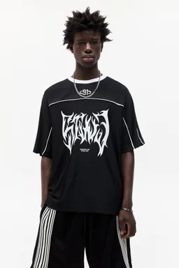 Remera stwd gótica de Pull&Bear en Remeras y Polos para argentina
