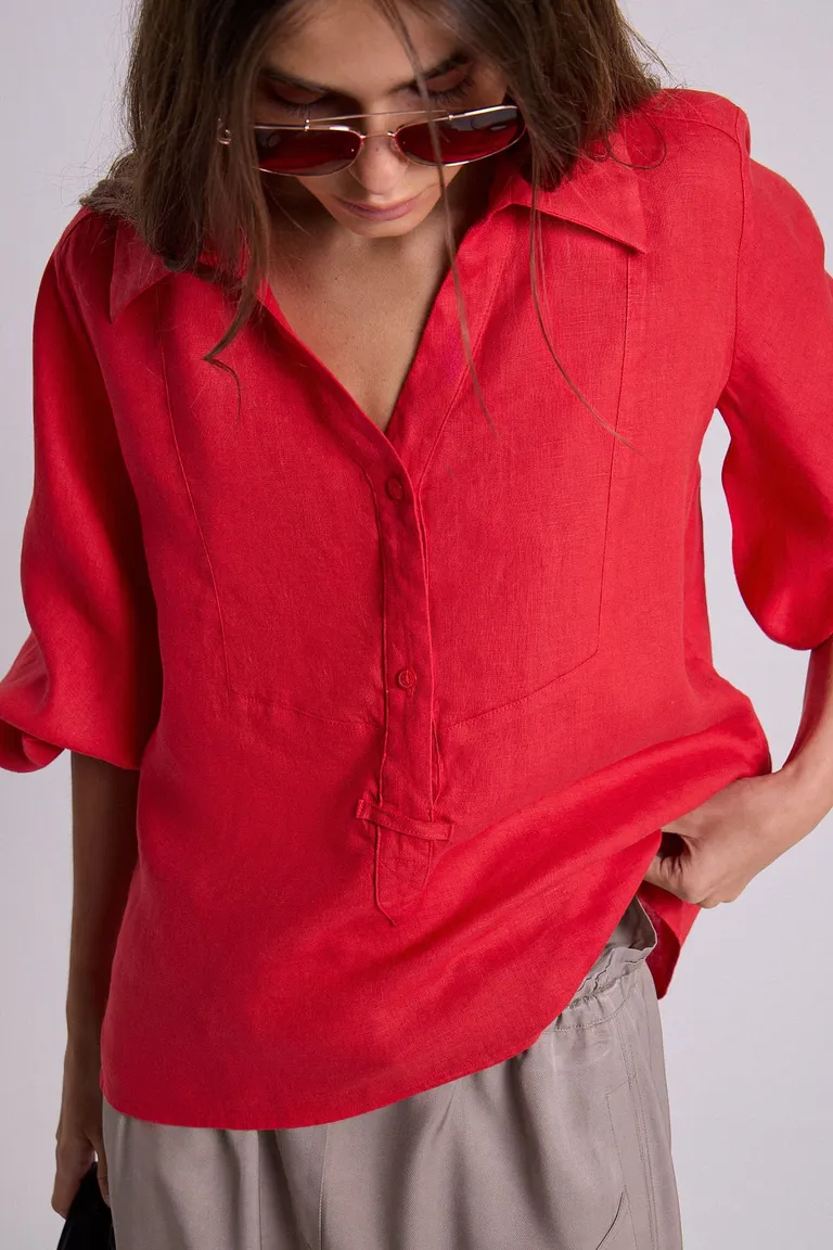 Camisa femenina con mangas globo y detalles de estilo masculino de Maria Cher en Camisas para argentina