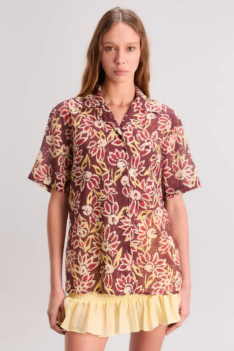 Camisa oversized con estampado floral y bordados exclusivos de Kosiuko en Camisas para argentina