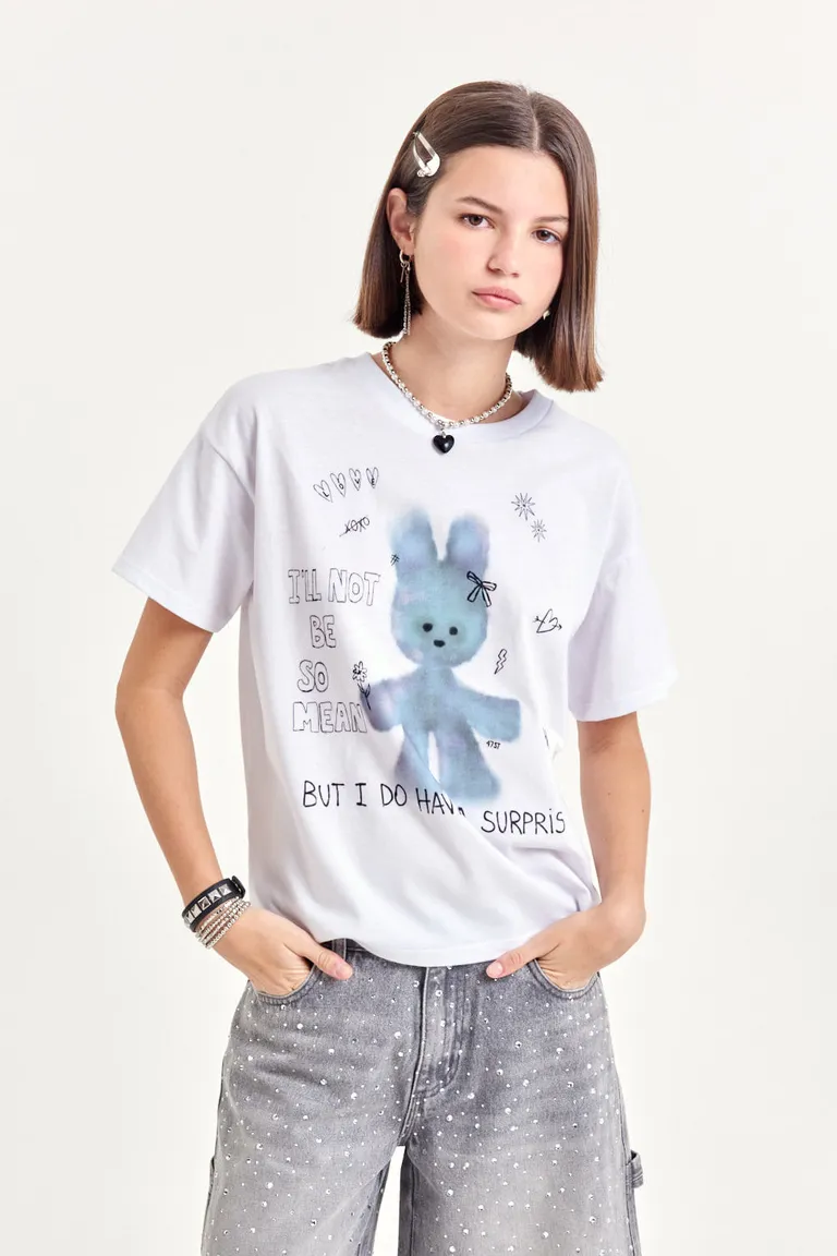 Remera de algodón con diseño estampado de un personaje encantador de 47 Street en Remeras para argentina