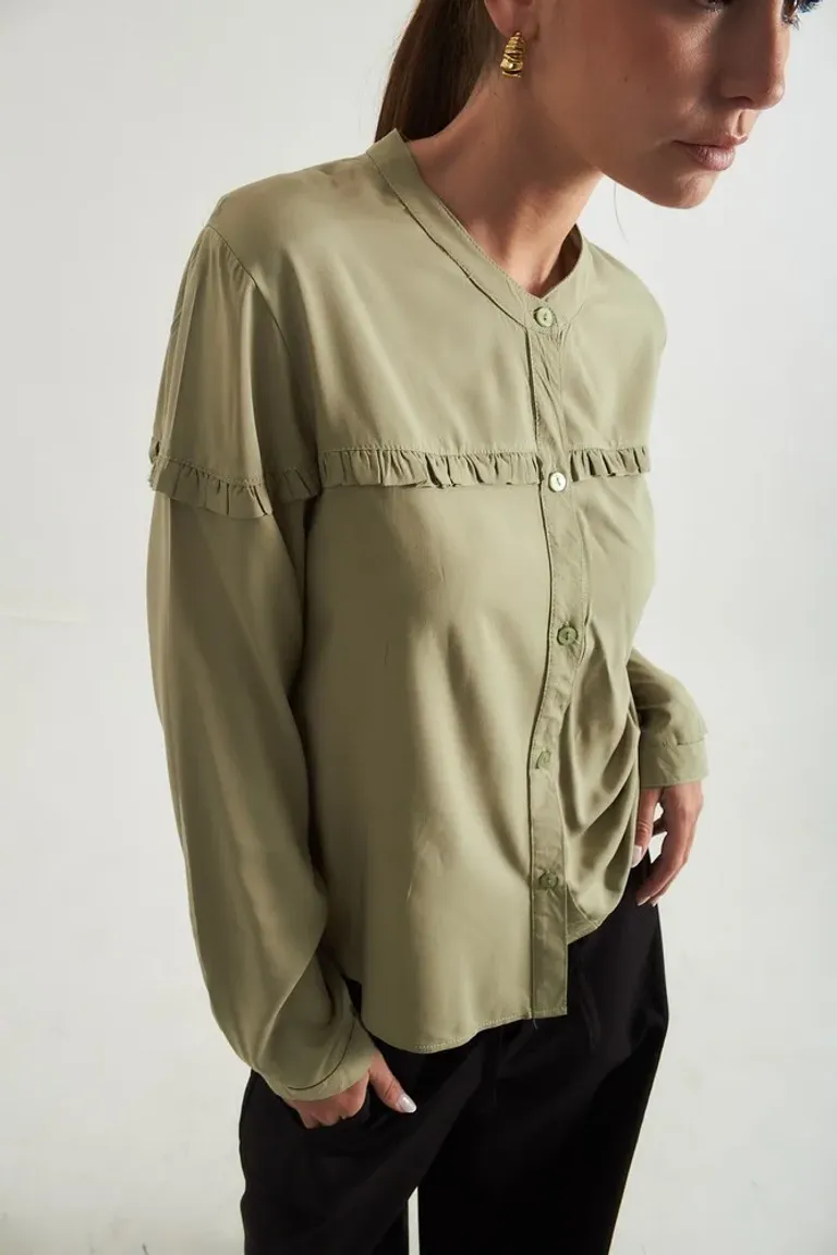 Camisa con Volados de Blush en Camisas para argentina