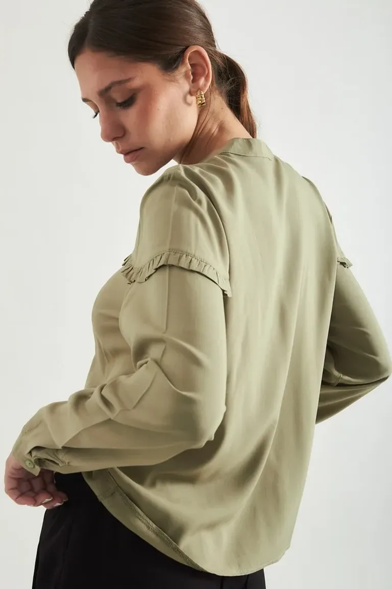 Camisa con Volados de Blush en Camisas para argentina