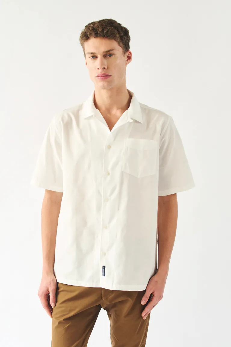 Camisa blanca malibu de manga corta para hombres de Bensimon en Camisas para argentina