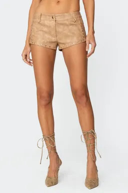 Micro short tachas cuero audrey de Edikted en Shorts para argentina