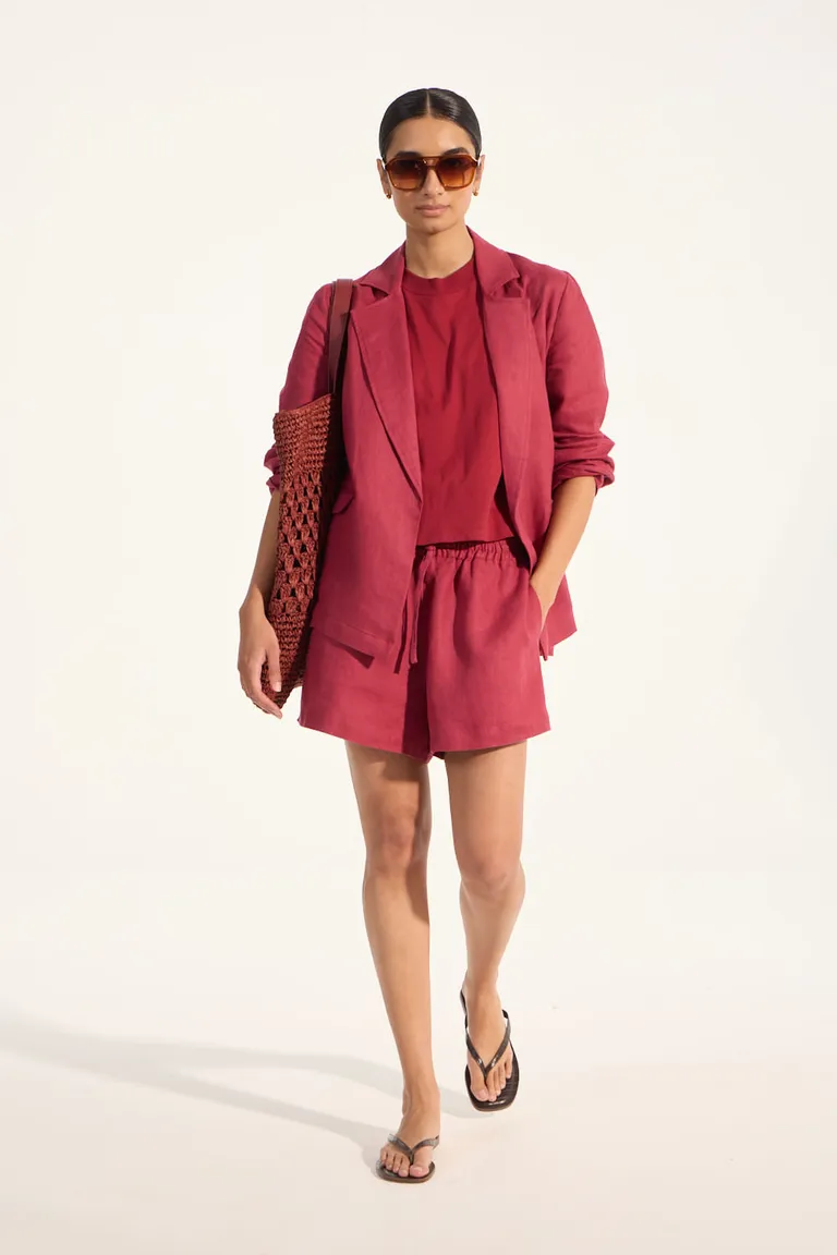 Shorts de lino rojo de tiro medio con detalles de bolsillos y ajuste en cintura de Portsaid en Shorts para argentina