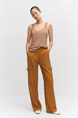 Pantalón cargo fluido de Mango en Pantalones para argentina