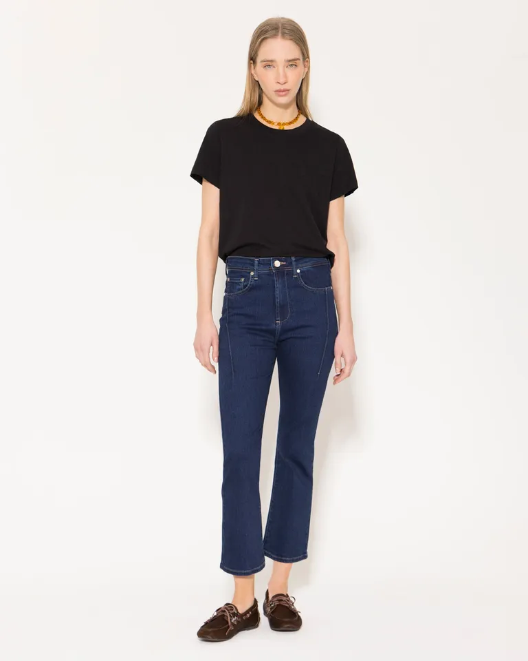 Jeans de corte recto y tiro medio en tono azul oscuro de Jazmin Chebar en Pantalones para argentina
