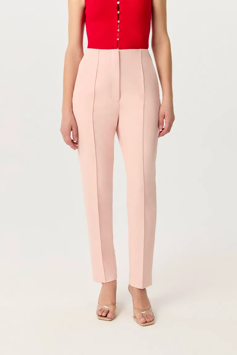 Pantalón de sastrería tiro alto slim fit con alforzas y bolsillos diagonales de Markova en Pantalones para argentina