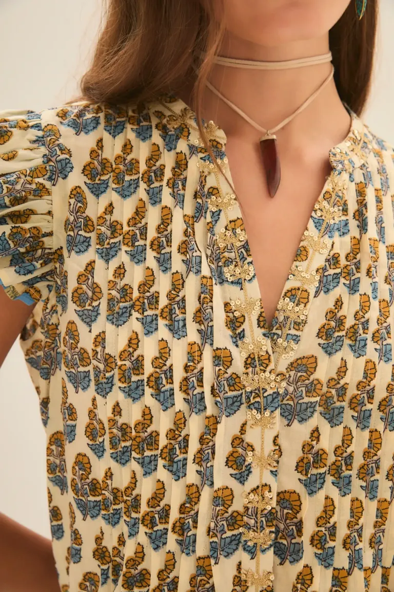 Vestido amplio estampado con escote en V y botones delanteros de Rapsodia en Vestidos para argentina