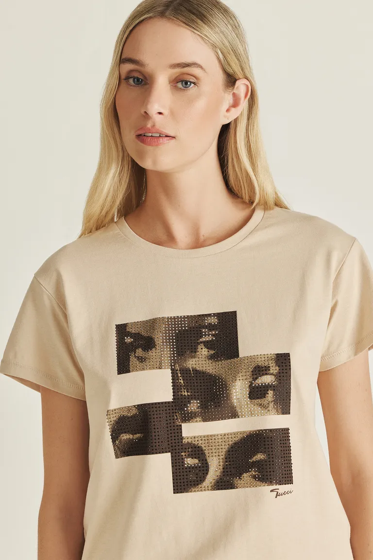 Remera de manga corta con estampa fotográfica brillante de Tucci en Remeras para argentina