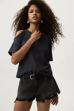 Remera cut out hombros de Lefties en Tops para argentina