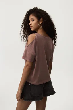 Remera cut out hombros de Lefties en Tops para argentina