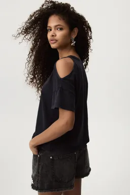 Remera cut out hombros de Lefties en Tops para argentina
