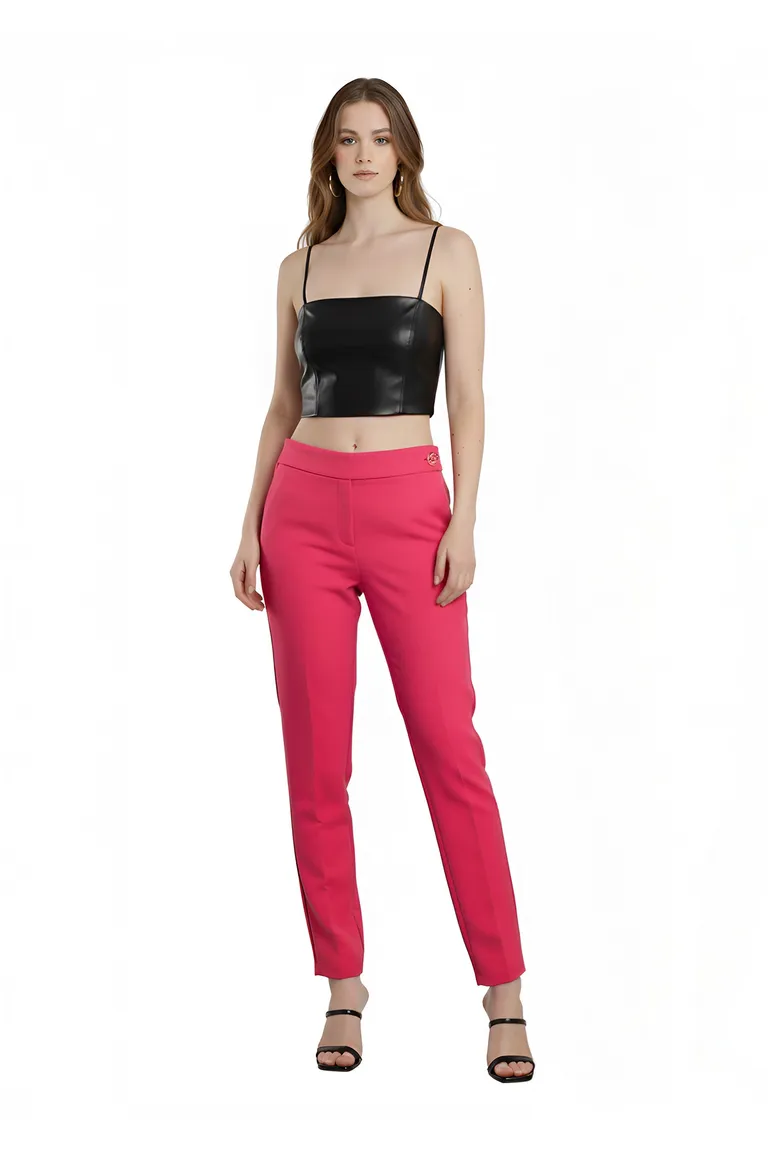 Top de material sintético efecto charol con tirantes elásticos ajustables de Naíma en Tops para argentina