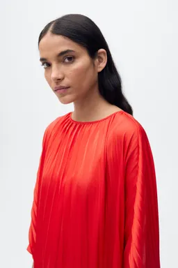 Vestido plisado manga tres cuartos de Mango en Vestidos para argentina