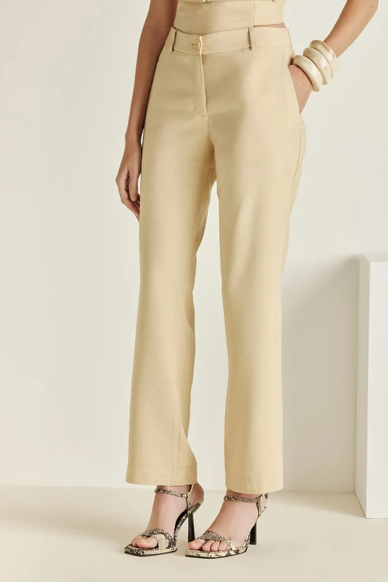 Pantalón de corte recto y línea alta en una acabado sartorial de Tucci en Pantalones para argentina