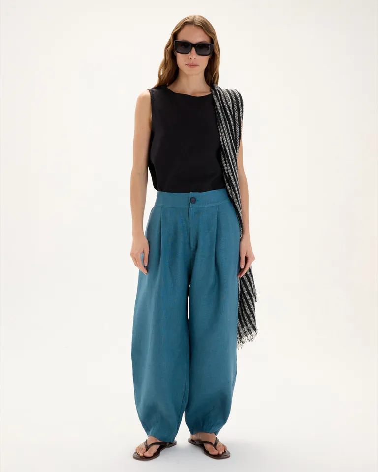 Top de lino sin mangas con diseño elegante y evasé de Blue Sheep en Tops para argentina