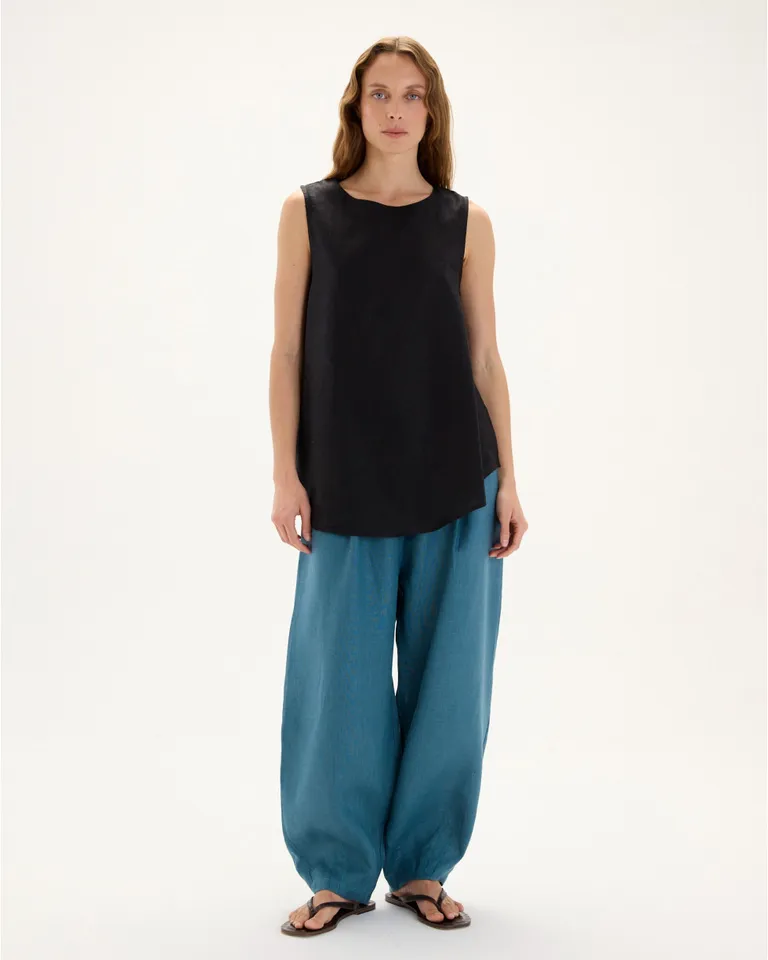 Top de lino sin mangas con diseño elegante y evasé de Blue Sheep en Tops para argentina