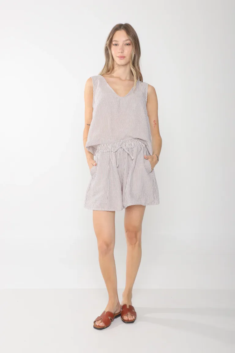 Corto de lino rayado con bolsillos y cintura elástica de Belle en Shorts para argentina