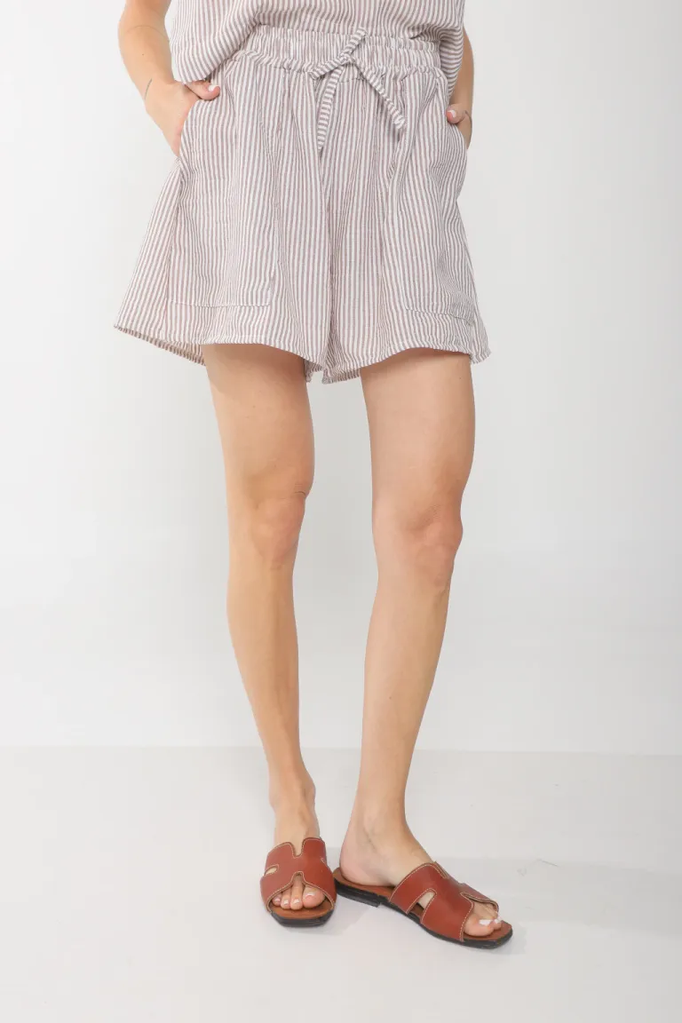 Corto de lino rayado con bolsillos y cintura elástica de Belle en Shorts para argentina