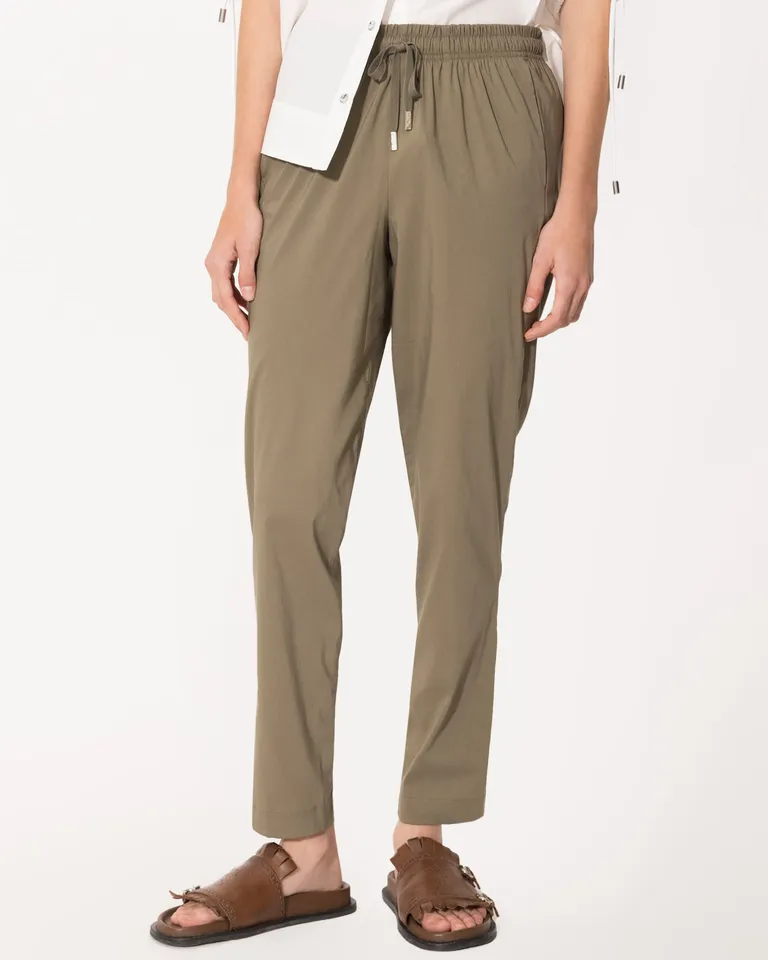 Pantalones casuales de corte relajado en un tono verde oliva de Jazmin Chebar en Pantalones para argentina