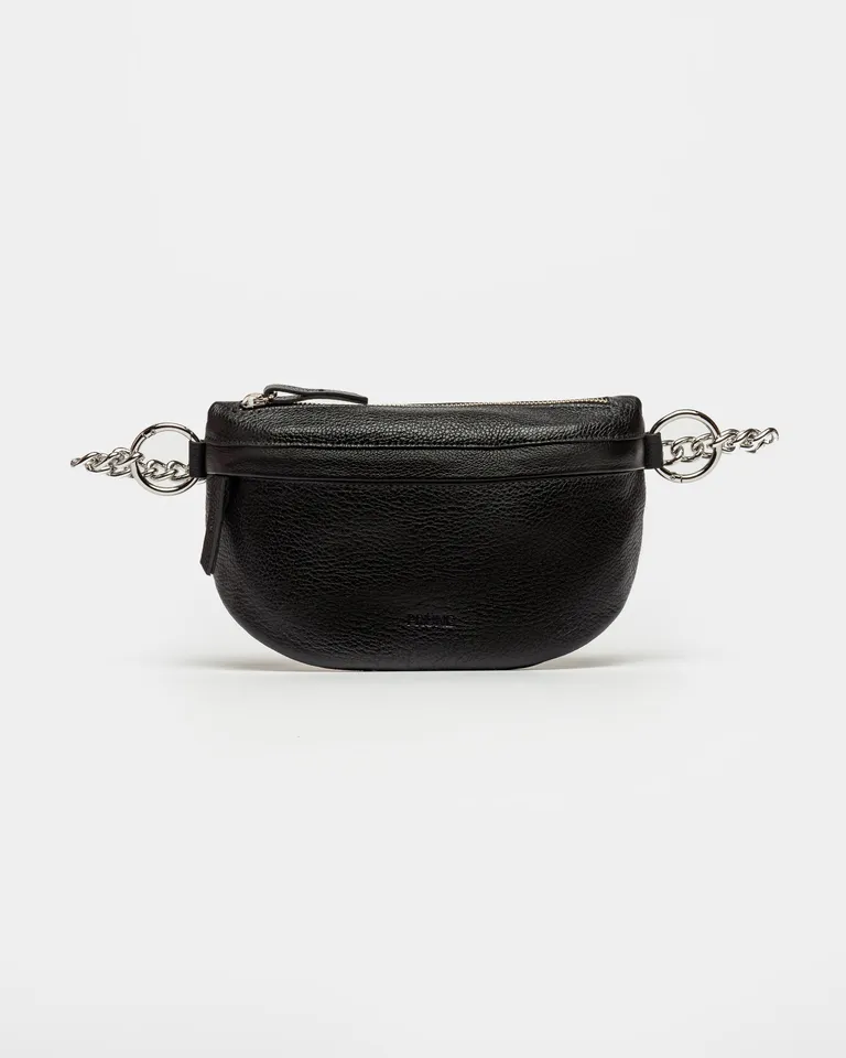 Riñonera de cuero en negro, un accesorio trendy y funcional para tu día a día de Prüne en Riñoneras para argentina