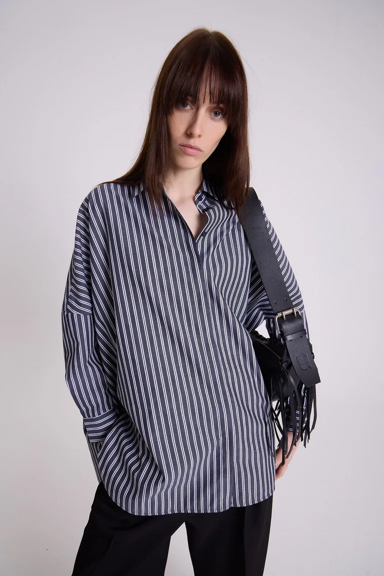 Camisa oversized de algodón rayado con detalles bordados en los puños de Maria Cher en Camisas para argentina