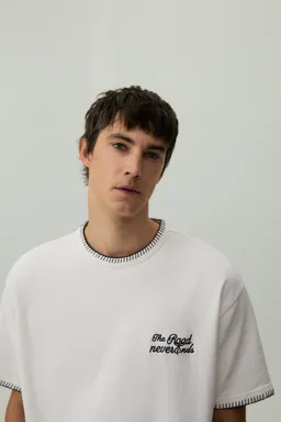 Remera con bordados de Lefties en Remeras y Polos para argentina