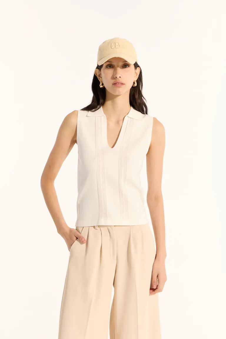 Sweater sin mangas con cuello polo y escote en V - Prenda modular y de calce ajustado de Portsaid en Buzos y Sweaters para argentina