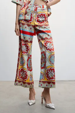 Pantalón estampado barroco de Mango en Pantalones para argentina