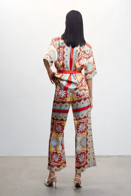 Pantalón estampado barroco de Mango en Pantalones para argentina