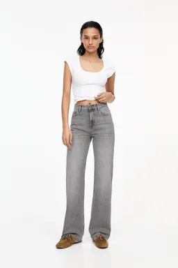 Jeans rectos tiro alto de Pull&Bear en Pantalones para argentina