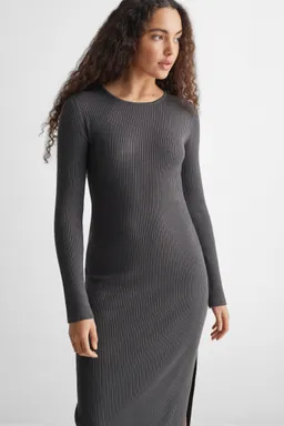 Vestido midi canalé de Mango Teen en Vestidos para argentina