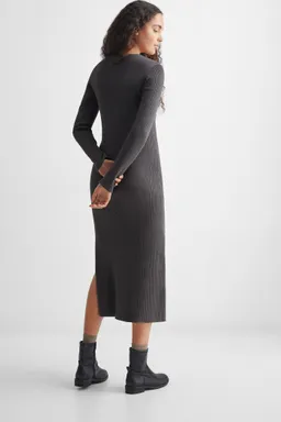 Vestido midi canalé de Mango Teen en Vestidos para argentina