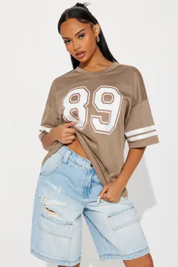Remera jersey estampada suelta de Fashion Nova en Remeras para argentina