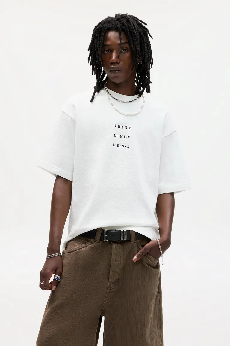 Remera think limit less de Pull&Bear en Remeras y Polos para argentina