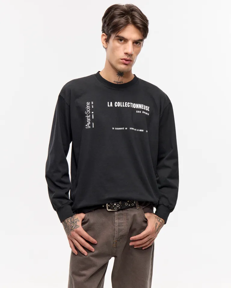 Remera de manga larga con cuello redondo calce oversize y estampa frontal de Ay Not Dead en Remeras para argentina