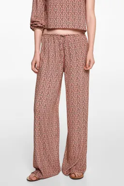 Pantalón fluido estampado de Mango Teen en Pantalones para argentina