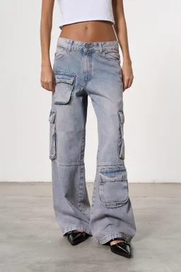 Jean denim cargo ray ancho de Magda en Pantalones para argentina